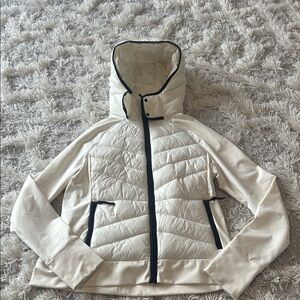 Lou & Grey light Puffer Jacket with Black Accents